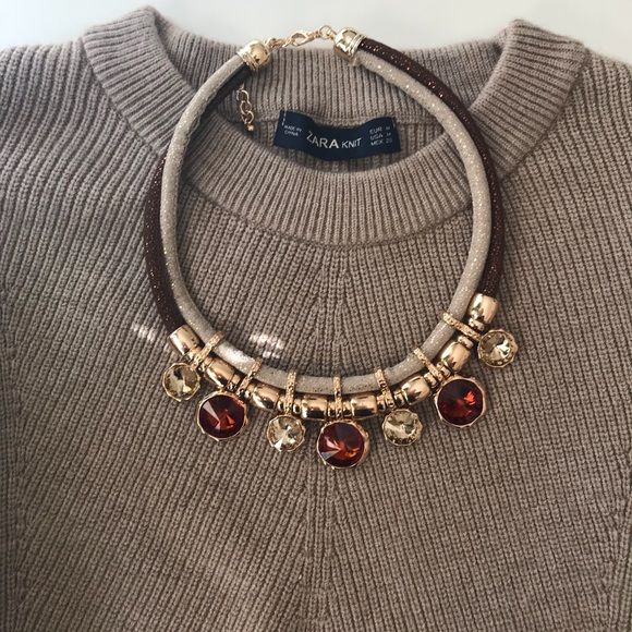 Jewelry - Brown statement necklace